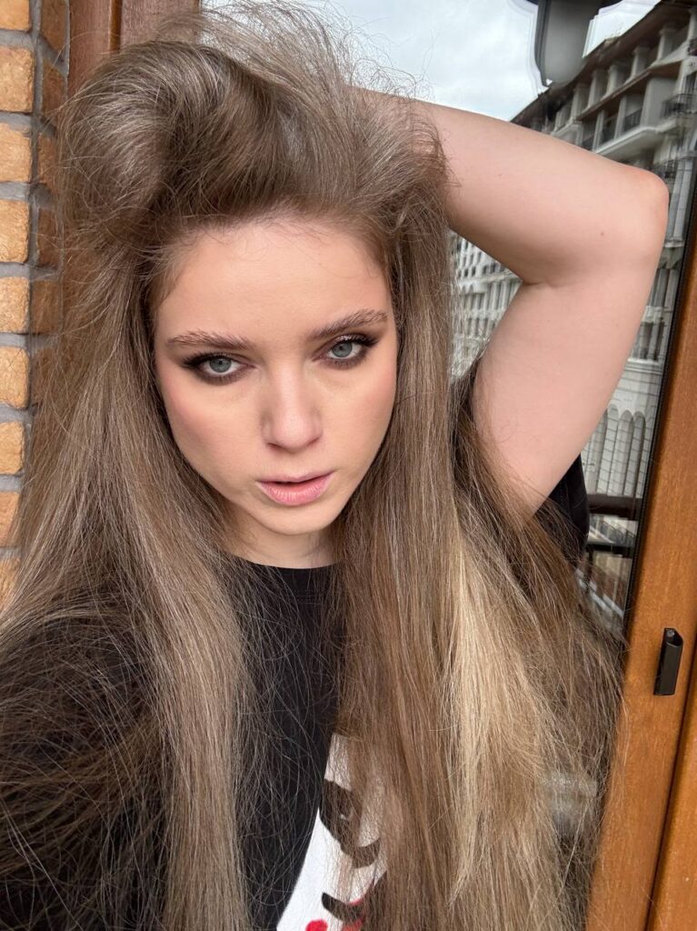 Слив Dinablin (Дина Ржеуцкая) OnlyFans фото