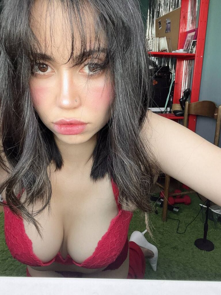 Слив Эмелевская OnlyFans слив фото 18 OnlyFans 2026