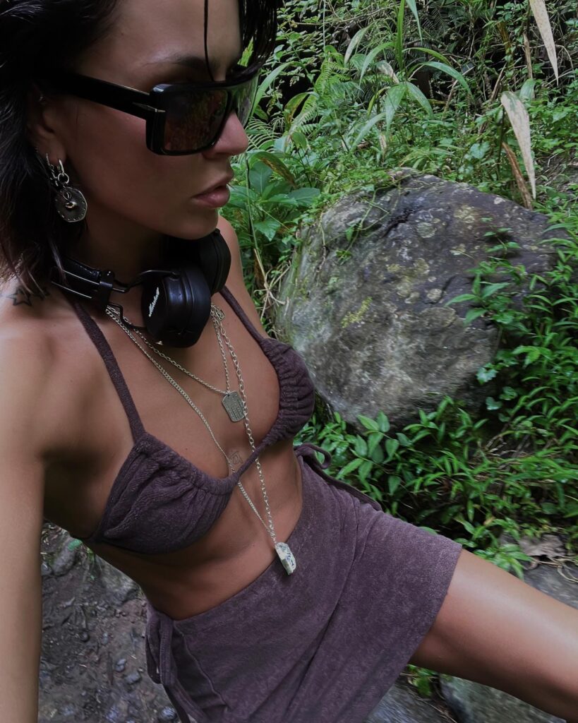 Слив Юлия Зиверт (Zivert) OnlyFans слив фото 15 Латекс/винил 2026