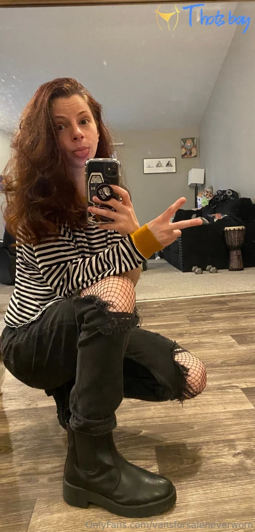vansforsaleneverworn OnlyFans фото