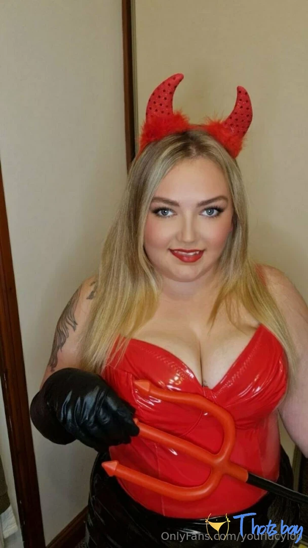 yourlucyloo OnlyFans фото